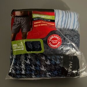 Hanes Men's Black and Blue Tagless Boxers (3 in the bag)